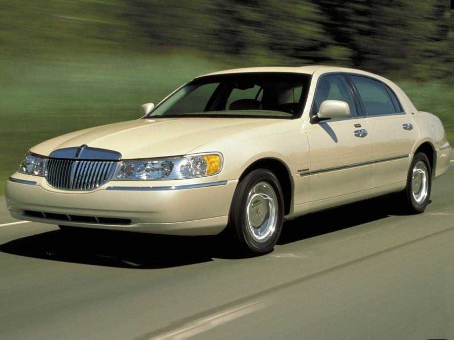  Lincoln Town Car 1998 года  (фото 3 из 77)